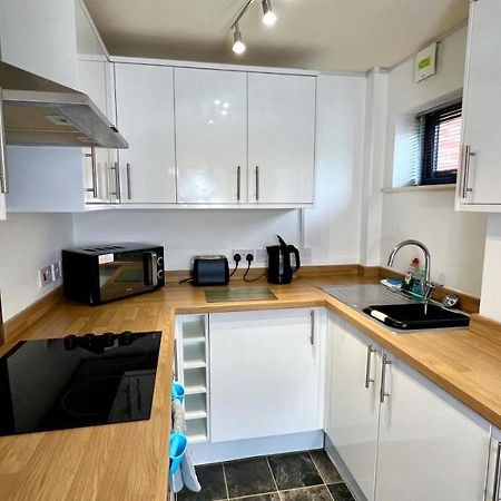 Cross Court, Stafford By Bell Apartments المظهر الخارجي الصورة