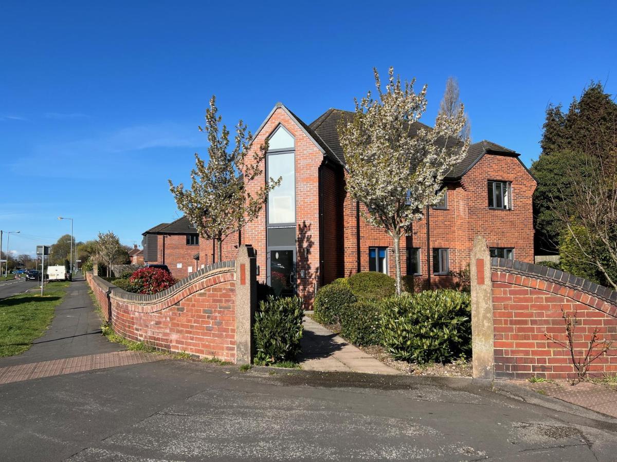 Cross Court, Stafford By Bell Apartments المظهر الخارجي الصورة