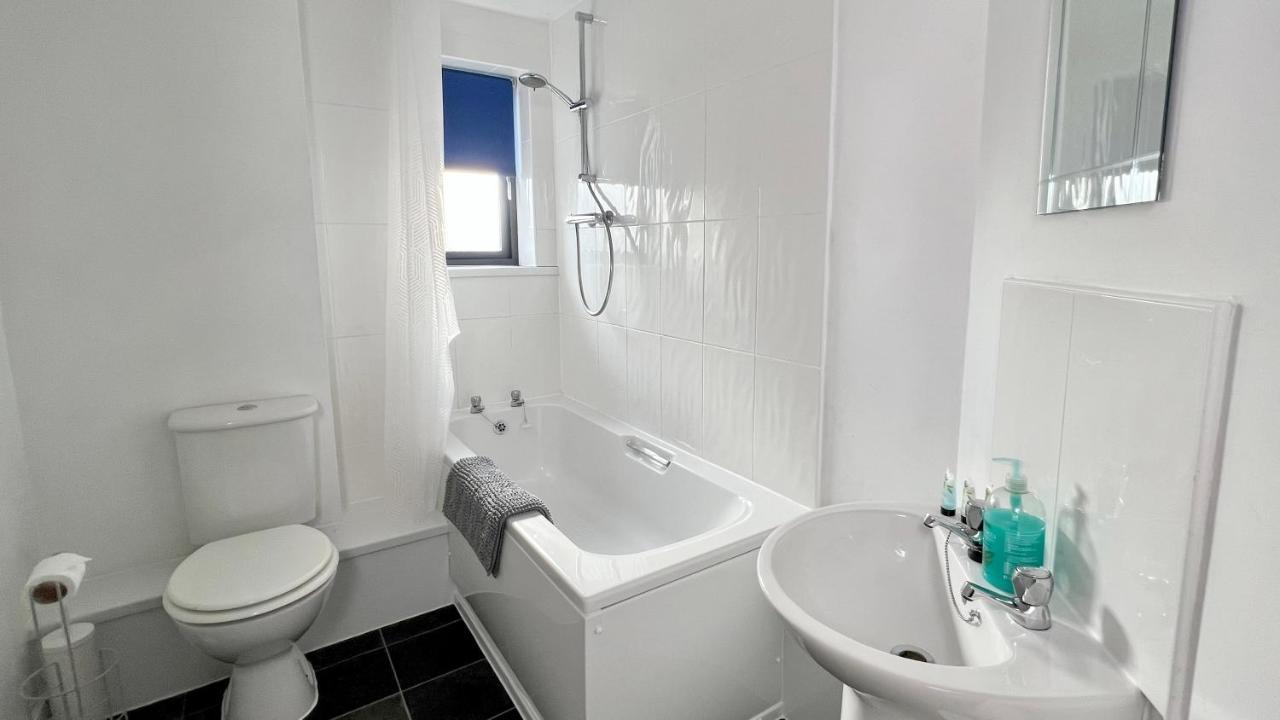 Cross Court, Stafford By Bell Apartments المظهر الخارجي الصورة